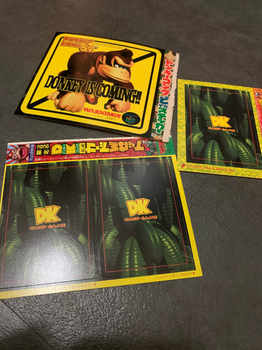 Donkey Kong 64 Tarjetas comerciales promocionales más pegatina